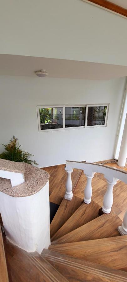 Le Chant De Merle Self -Catering Studios And Apartments マヘ島 エクステリア 写真